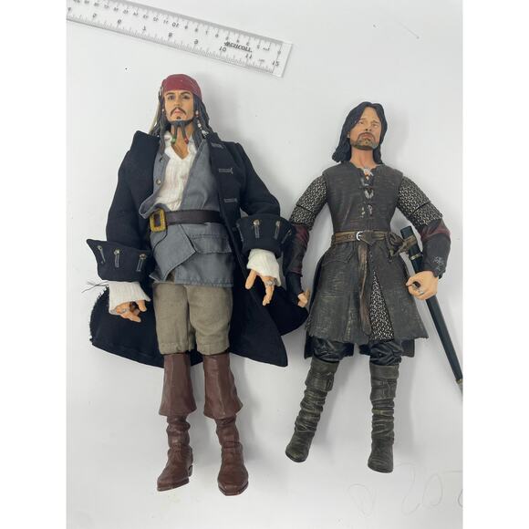 Action Figure Lot of 3 Jack Sparrow Legolas Aragorn Pirates Lord of The Ring Toy - Picture 4 of 6